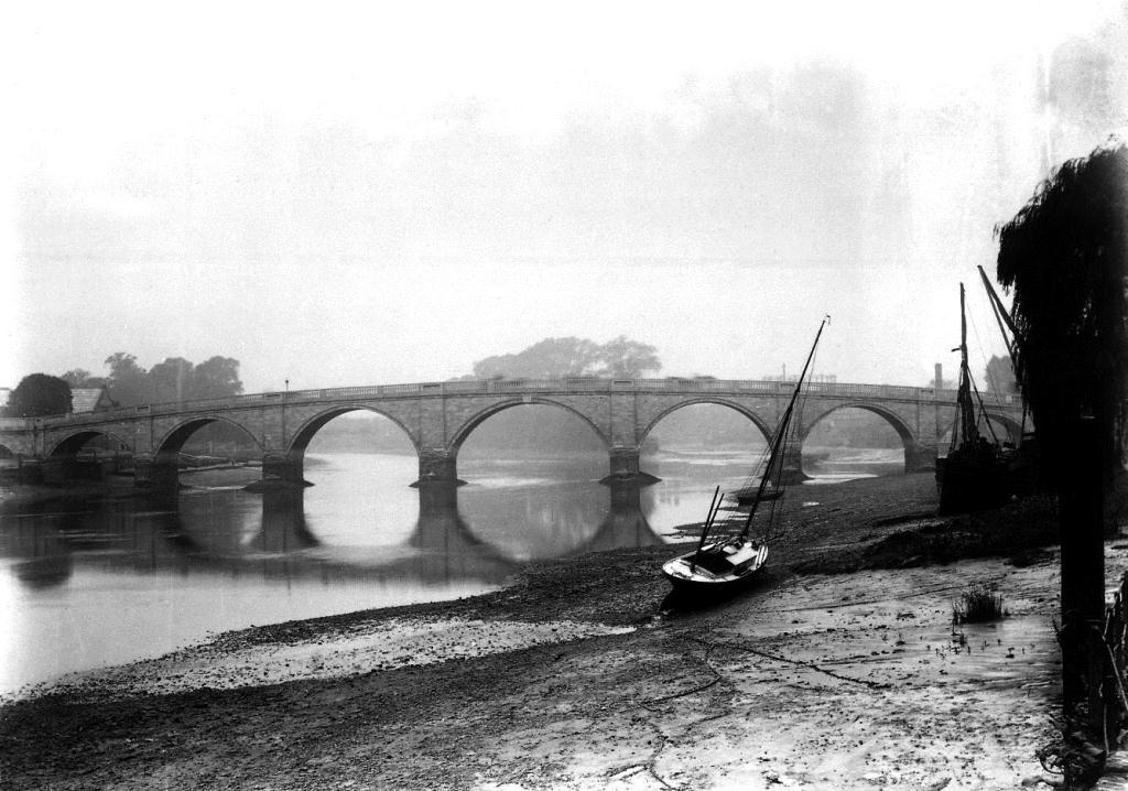 An image from our collection showing Kew Bridge from the north-east, 1903.