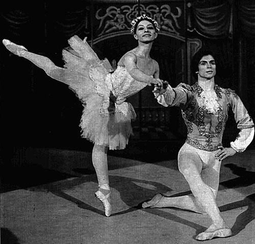 Dancers Liliana Cosi and Rudolf Nureyev, Italian show at Teatro 10, Rome. April 1972. Source: Wikimedia Commons