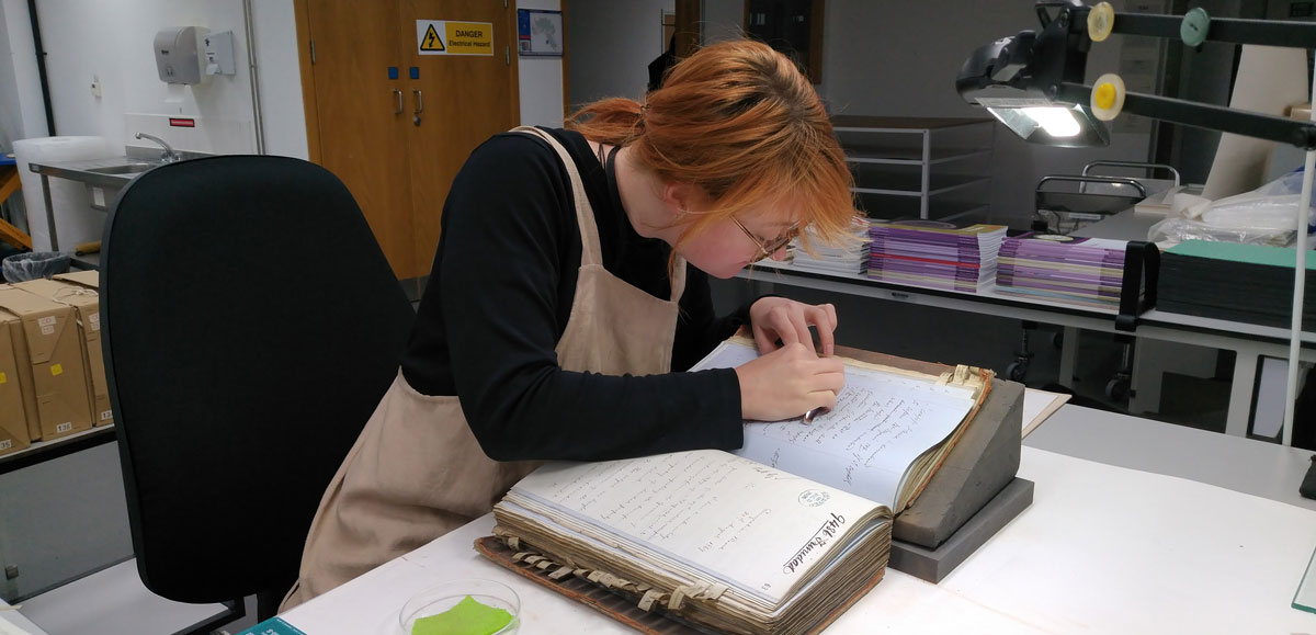 Introduction to conservation for digitisation