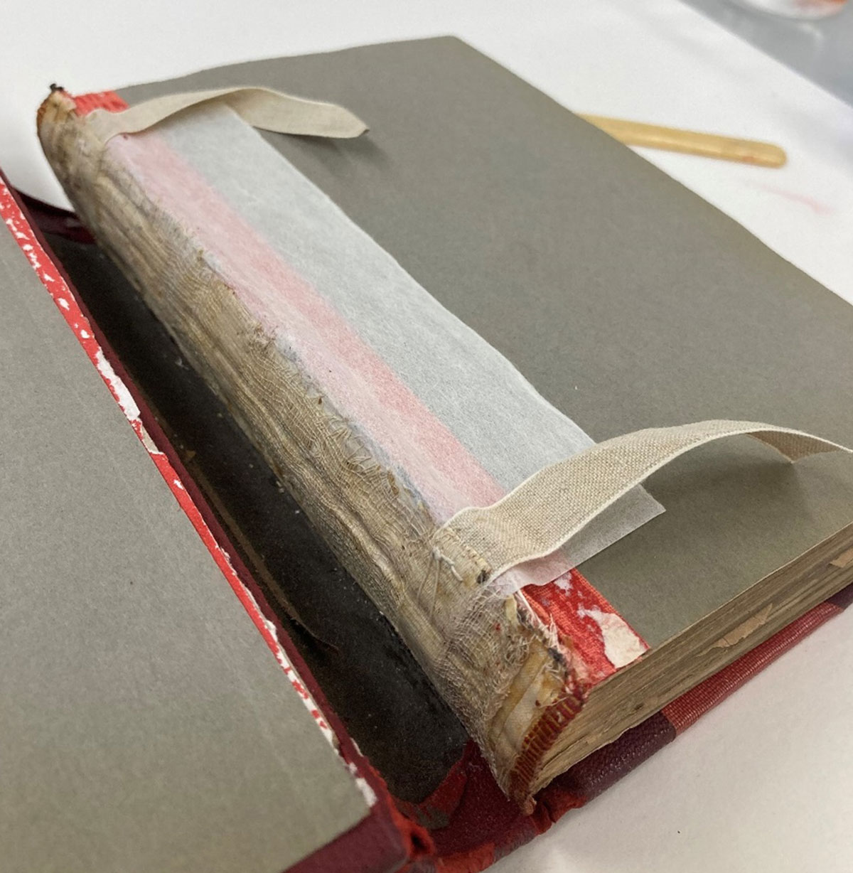 Book cloth creasing on spine : r/bookbinding